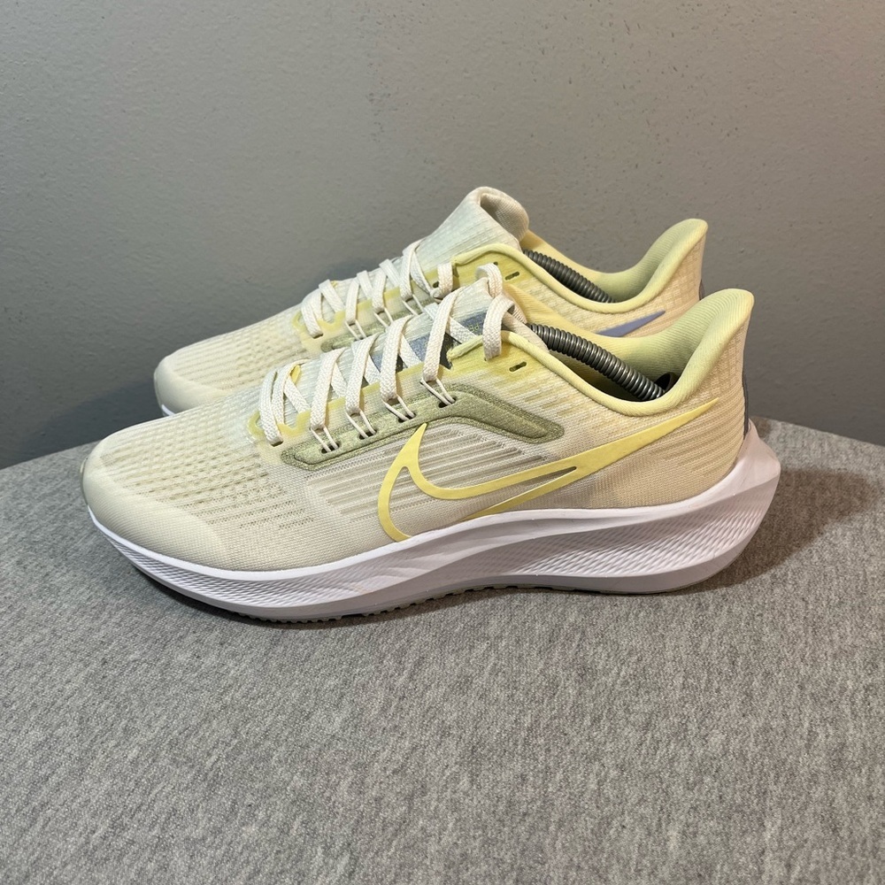 Nike  Air Zoom Pegasus 39 Sail/Citron Tint Women Shoes Size 8 FD0796-100​